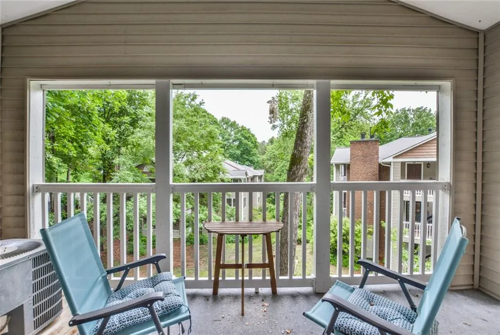 310 Barrington Hills Drive Unit 310, Sandy Springs, Georgia 30350, 2 Bedrooms Bedrooms, ,2 BathroomsBathrooms,Residential,Sold,310 Barrington Hills Drive Unit 310,6559006