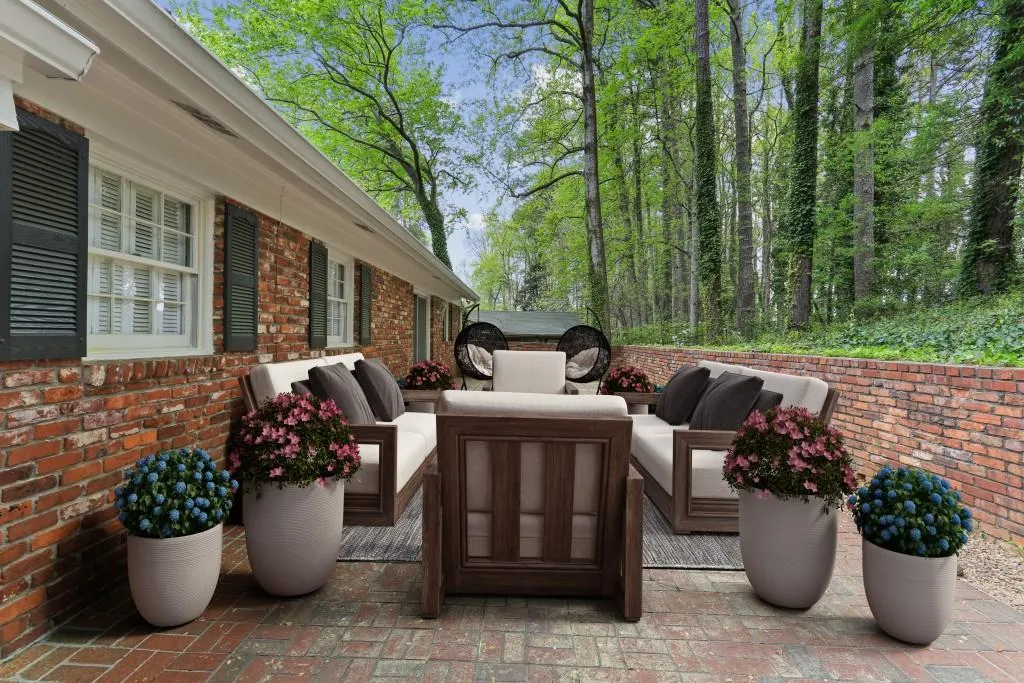 6485 Whispering Lane, Sandy Springs, Georgia 30328, 4 Bedrooms Bedrooms, ,3 BathroomsBathrooms,Residential,Sold,6485 Whispering Lane,6867520