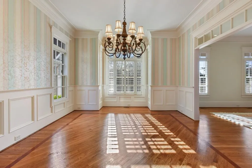 6045 Heards Drive, Sandy Springs, Georgia 30328, 5 Bedrooms Bedrooms, ,4 BathroomsBathrooms,Residential,Sold,6045 Heards Drive,5972699