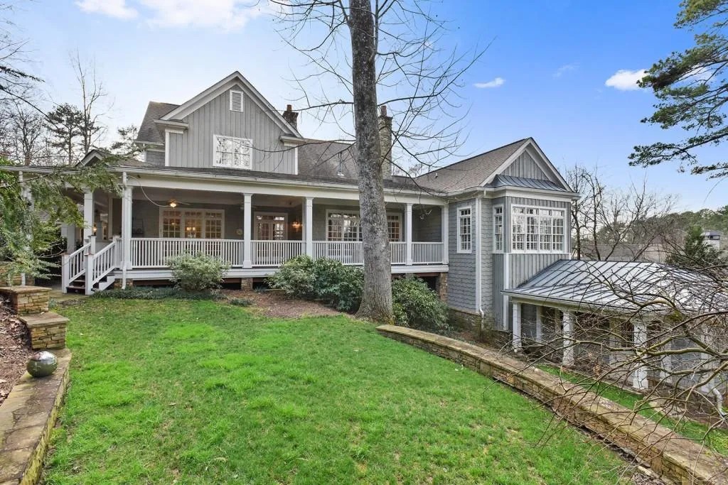6045 Heards Drive, Sandy Springs, Georgia 30328, 5 Bedrooms Bedrooms, ,4 BathroomsBathrooms,Residential,Sold,6045 Heards Drive,5972699