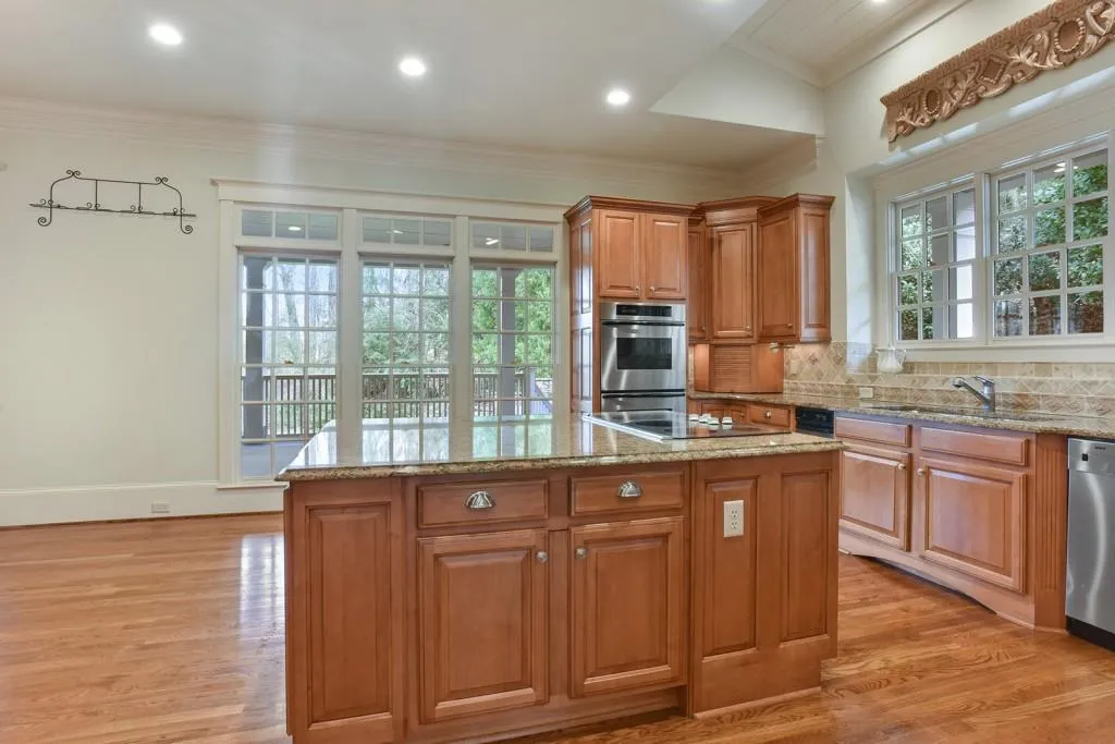 6045 Heards Drive, Sandy Springs, Georgia 30328, 5 Bedrooms Bedrooms, ,4 BathroomsBathrooms,Residential,Sold,6045 Heards Drive,5972699