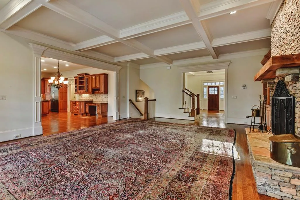 6045 Heards Drive, Sandy Springs, Georgia 30328, 5 Bedrooms Bedrooms, ,4 BathroomsBathrooms,Residential,Sold,6045 Heards Drive,5972699