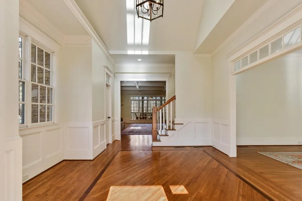 6045 Heards Drive, Sandy Springs, Georgia 30328, 5 Bedrooms Bedrooms, ,4 BathroomsBathrooms,Residential,Sold,6045 Heards Drive,5972699