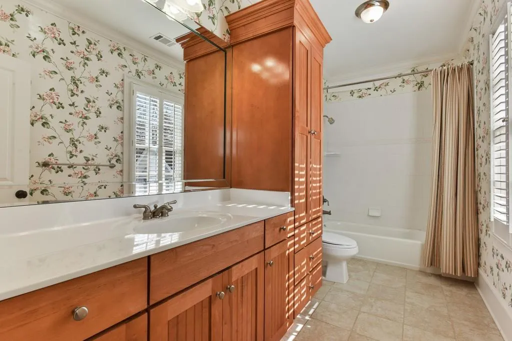 6045 Heards Drive, Sandy Springs, Georgia 30328, 5 Bedrooms Bedrooms, ,4 BathroomsBathrooms,Residential,Sold,6045 Heards Drive,5972699