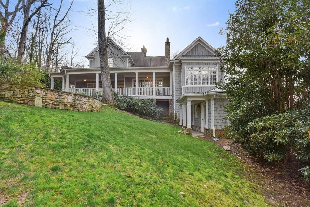 6045 Heards Drive, Sandy Springs, Georgia 30328, 5 Bedrooms Bedrooms, ,4 BathroomsBathrooms,Residential,Sold,6045 Heards Drive,5972699