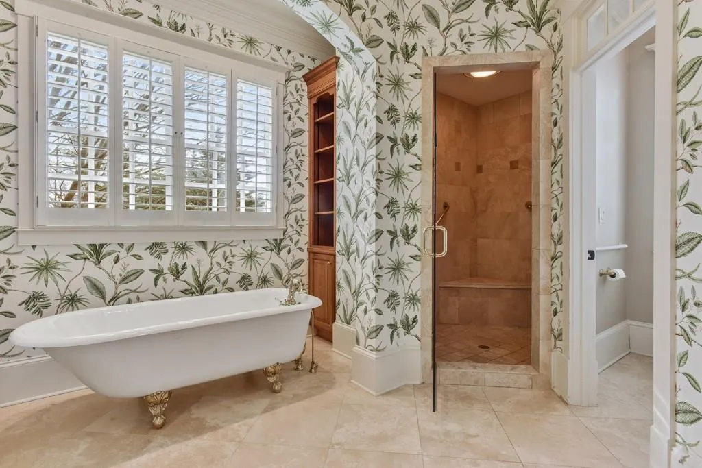 6045 Heards Drive, Sandy Springs, Georgia 30328, 5 Bedrooms Bedrooms, ,4 BathroomsBathrooms,Residential,Sold,6045 Heards Drive,5972699