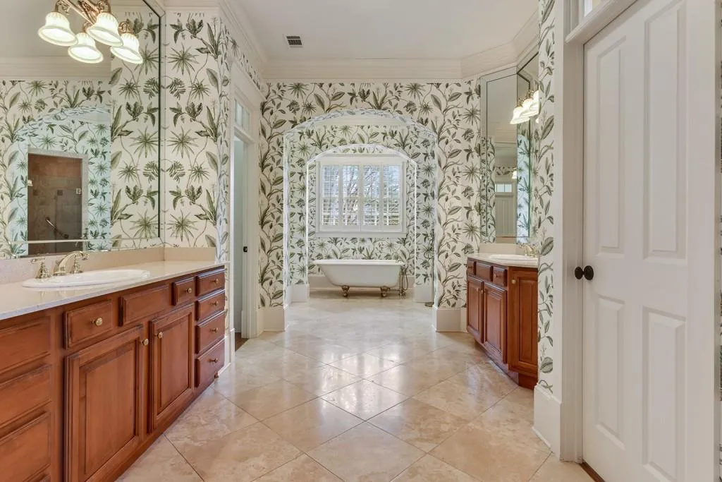 6045 Heards Drive, Sandy Springs, Georgia 30328, 5 Bedrooms Bedrooms, ,4 BathroomsBathrooms,Residential,Sold,6045 Heards Drive,5972699