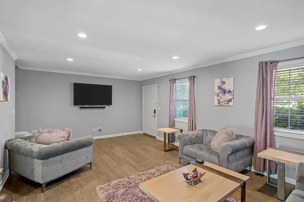 6900 Roswell Road Unit H3, Atlanta, Georgia 30328, 3 Bedrooms Bedrooms, ,2 BathroomsBathrooms,Residential,Sold,6900 Roswell Road Unit H3,7208287