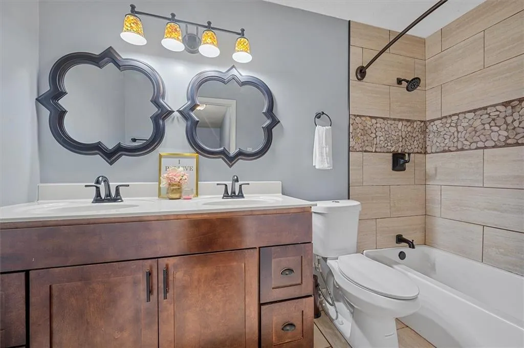 6900 Roswell Road Unit H3, Atlanta, Georgia 30328, 3 Bedrooms Bedrooms, ,2 BathroomsBathrooms,Residential,Sold,6900 Roswell Road Unit H3,7208287