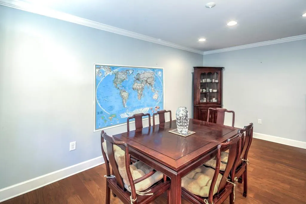 2637 Peachtree Road Ne Unit 105, Atlanta, Georgia 30305, 2 Bedrooms Bedrooms, ,2 BathroomsBathrooms,Residential,Sold,2637 Peachtree Road Ne Unit 105,5929270