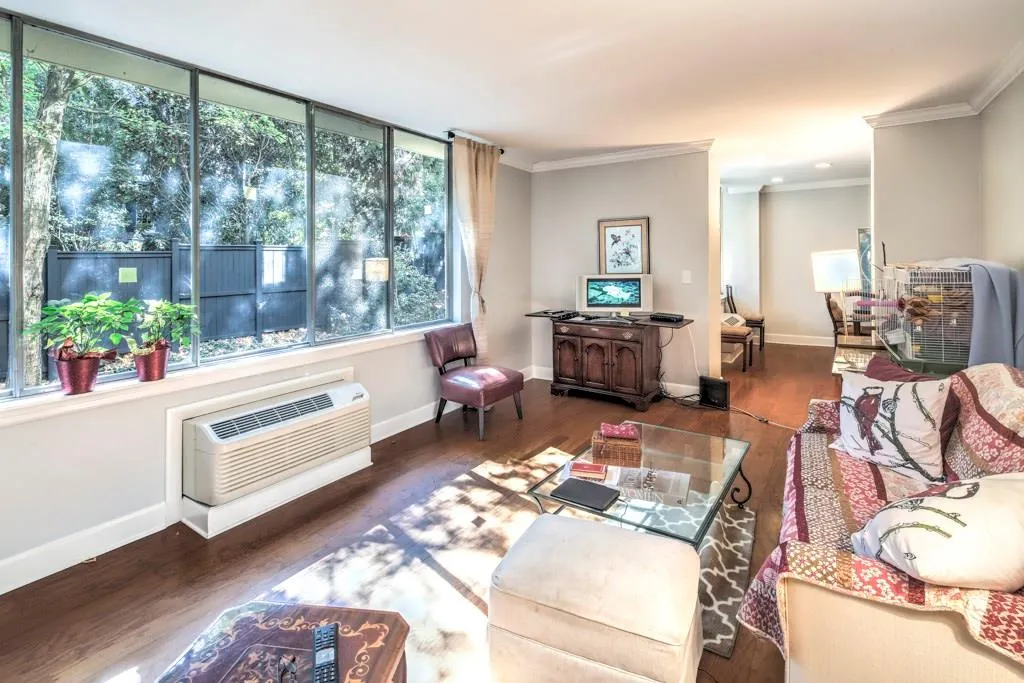 2637 Peachtree Road Ne Unit 105, Atlanta, Georgia 30305, 2 Bedrooms Bedrooms, ,2 BathroomsBathrooms,Residential,Sold,2637 Peachtree Road Ne Unit 105,5929270