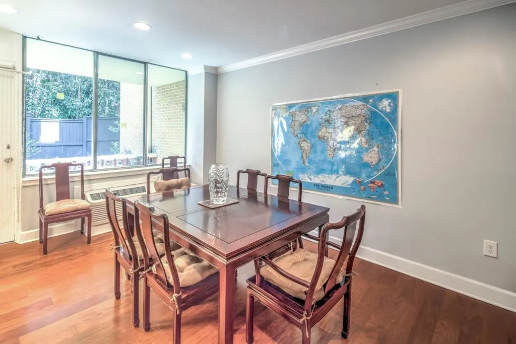 2637 Peachtree Road Ne Unit 105, Atlanta, Georgia 30305, 2 Bedrooms Bedrooms, ,2 BathroomsBathrooms,Residential,Sold,2637 Peachtree Road Ne Unit 105,5929270