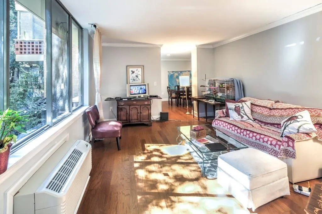 2637 Peachtree Road Ne Unit 105, Atlanta, Georgia 30305, 2 Bedrooms Bedrooms, ,2 BathroomsBathrooms,Residential,Sold,2637 Peachtree Road Ne Unit 105,5929270