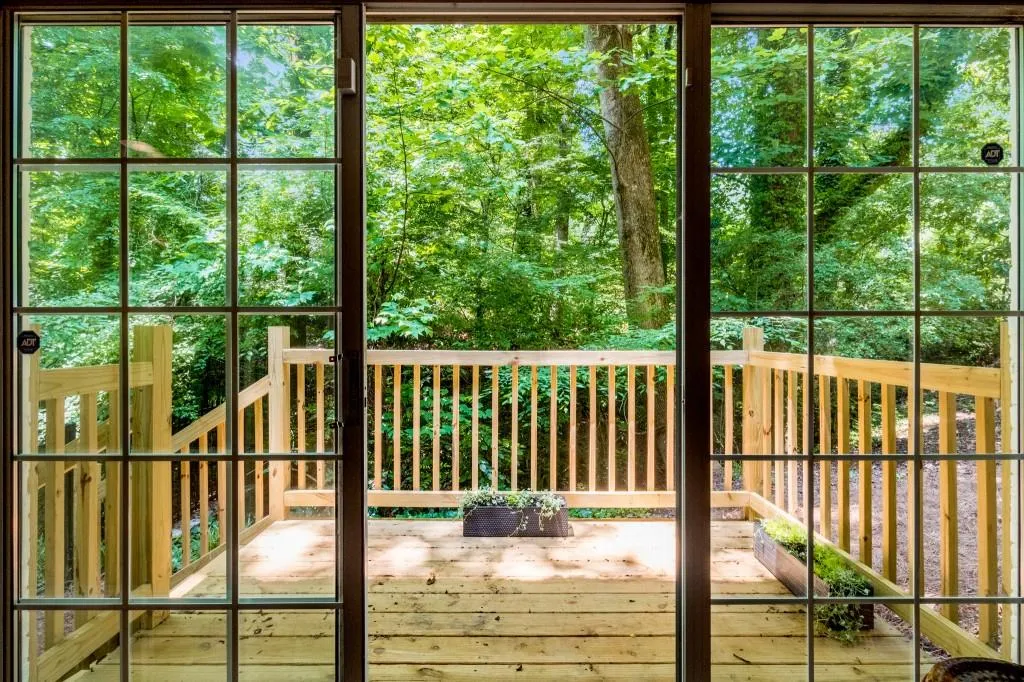8940 Huntcliff Trace, Sandy Springs, Georgia 30350, 4 Bedrooms Bedrooms, ,3 BathroomsBathrooms,Residential,Sold,8940 Huntcliff Trace,7066263