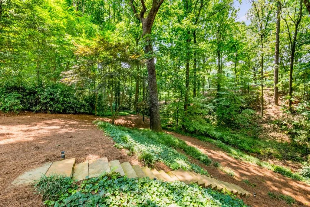 8940 Huntcliff Trace, Sandy Springs, Georgia 30350, 4 Bedrooms Bedrooms, ,3 BathroomsBathrooms,Residential,Sold,8940 Huntcliff Trace,7066263