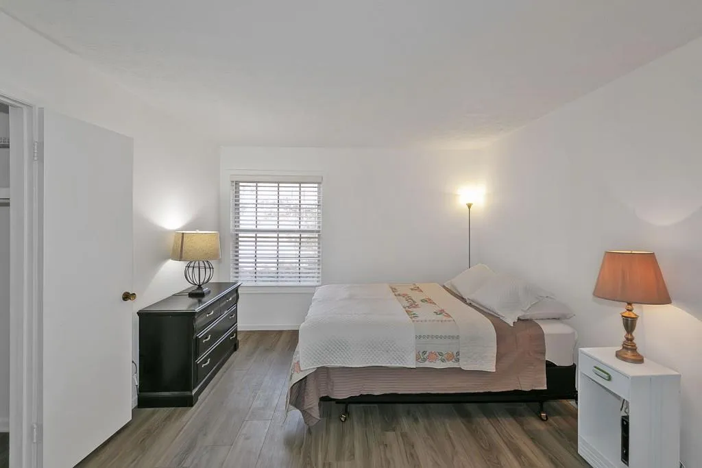 725 Dalrymple Road Unit 1a, Sandy Springs, Georgia 30328, 2 Bedrooms Bedrooms, ,2 BathroomsBathrooms,Residential,Sold,725 Dalrymple Road Unit 1a,6842609