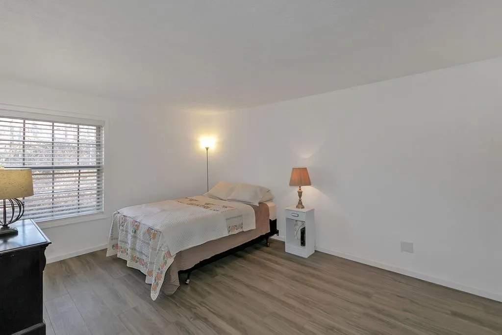 725 Dalrymple Road Unit 1a, Sandy Springs, Georgia 30328, 2 Bedrooms Bedrooms, ,2 BathroomsBathrooms,Residential,Sold,725 Dalrymple Road Unit 1a,6842609