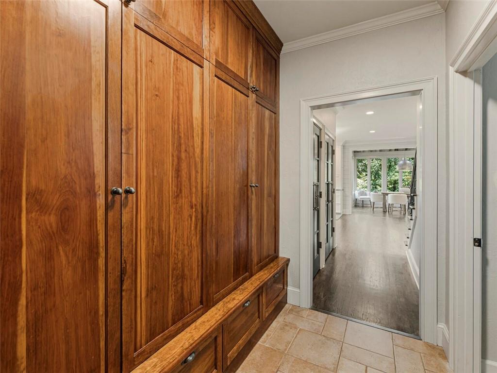 765 River Gate Drive, Sandy Springs, Georgia 30350, 5 Bedrooms Bedrooms, ,4 BathroomsBathrooms,Residential,Sold,765 River Gate Drive,7287495