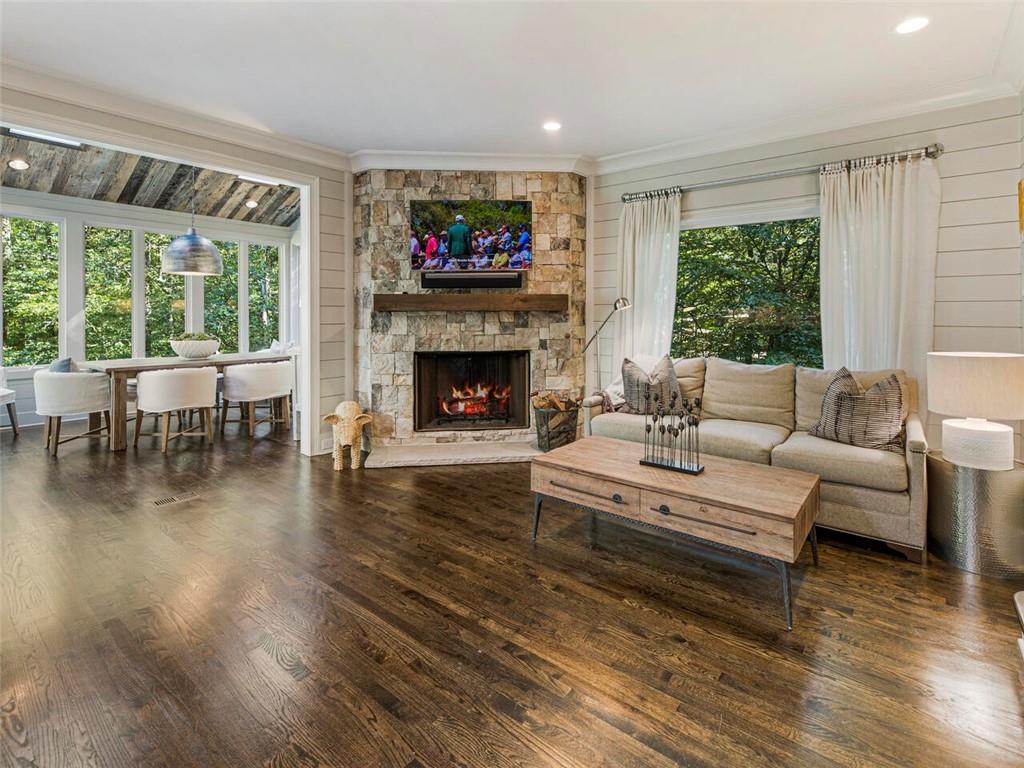 765 River Gate Drive, Sandy Springs, Georgia 30350, 5 Bedrooms Bedrooms, ,4 BathroomsBathrooms,Residential,Sold,765 River Gate Drive,7287495