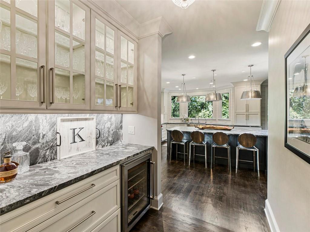 765 River Gate Drive, Sandy Springs, Georgia 30350, 5 Bedrooms Bedrooms, ,4 BathroomsBathrooms,Residential,Sold,765 River Gate Drive,7287495