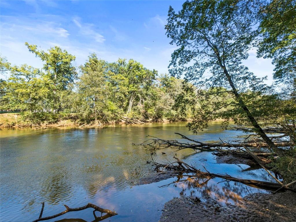 765 River Gate Drive, Sandy Springs, Georgia 30350, 5 Bedrooms Bedrooms, ,4 BathroomsBathrooms,Residential,Sold,765 River Gate Drive,7287495