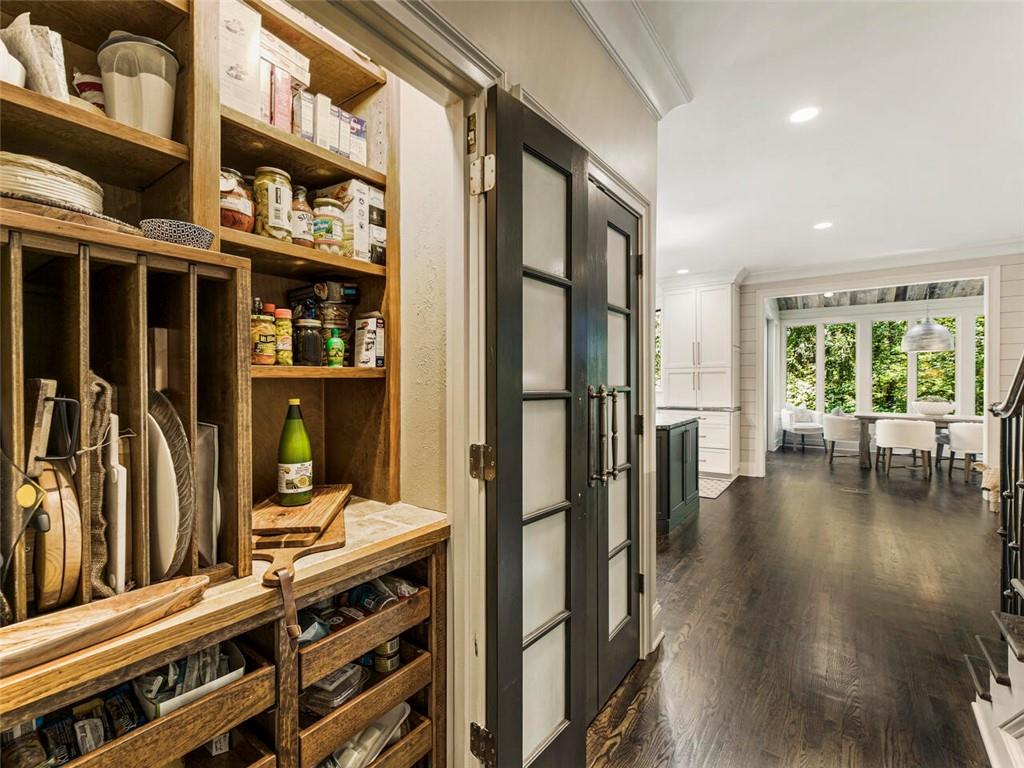 765 River Gate Drive, Sandy Springs, Georgia 30350, 5 Bedrooms Bedrooms, ,4 BathroomsBathrooms,Residential,Sold,765 River Gate Drive,7287495