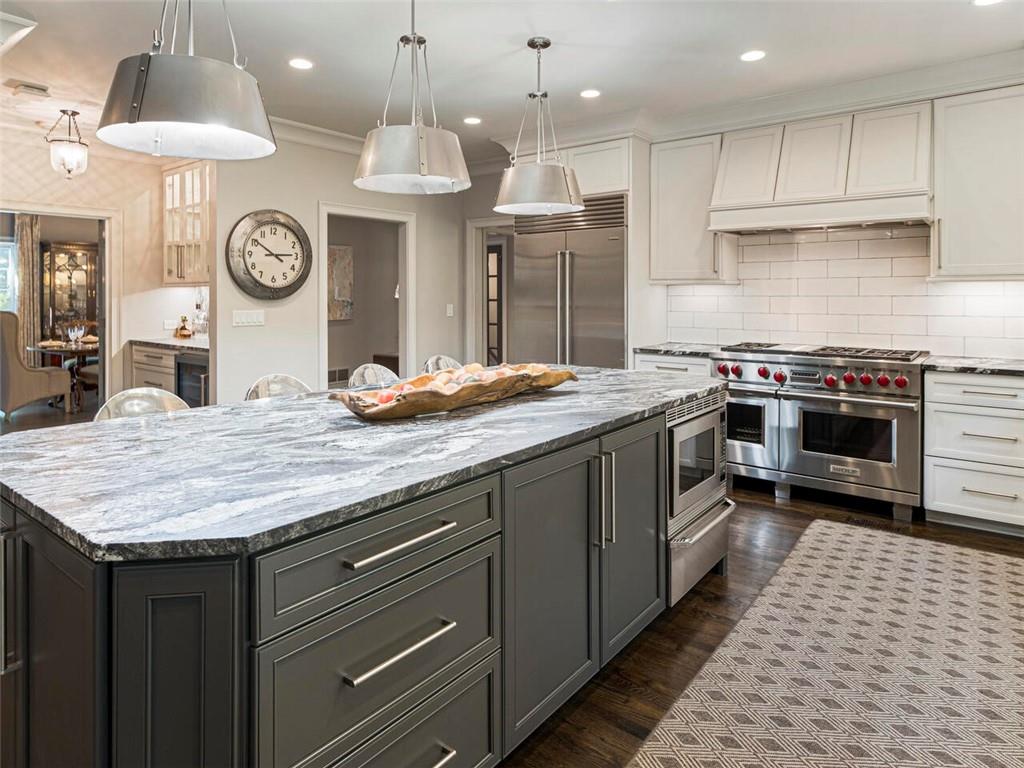 765 River Gate Drive, Sandy Springs, Georgia 30350, 5 Bedrooms Bedrooms, ,4 BathroomsBathrooms,Residential,Sold,765 River Gate Drive,7287495