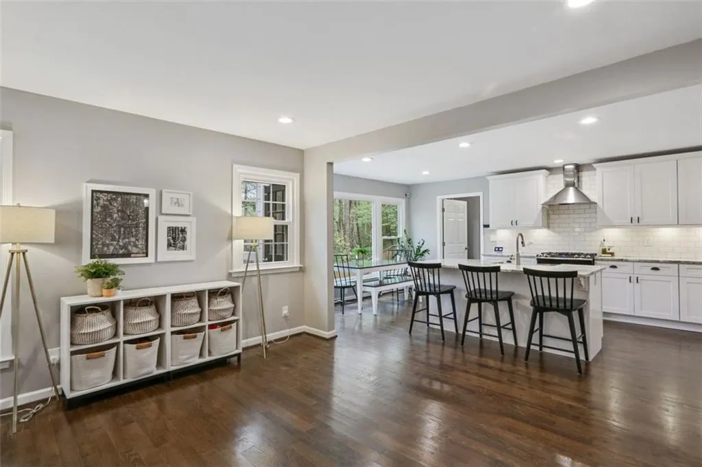 410 Dalrymple Road, Atlanta, Georgia 30328, 4 Bedrooms Bedrooms, ,2 BathroomsBathrooms,Residential,Sold,410 Dalrymple Road,7027933