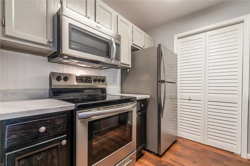 619 Barrington Hills Drive, Sandy Springs, Georgia 30350, 1 Bedroom Bedrooms, ,1 BathroomBathrooms,Residential,Sold,619 Barrington Hills Drive,6123941