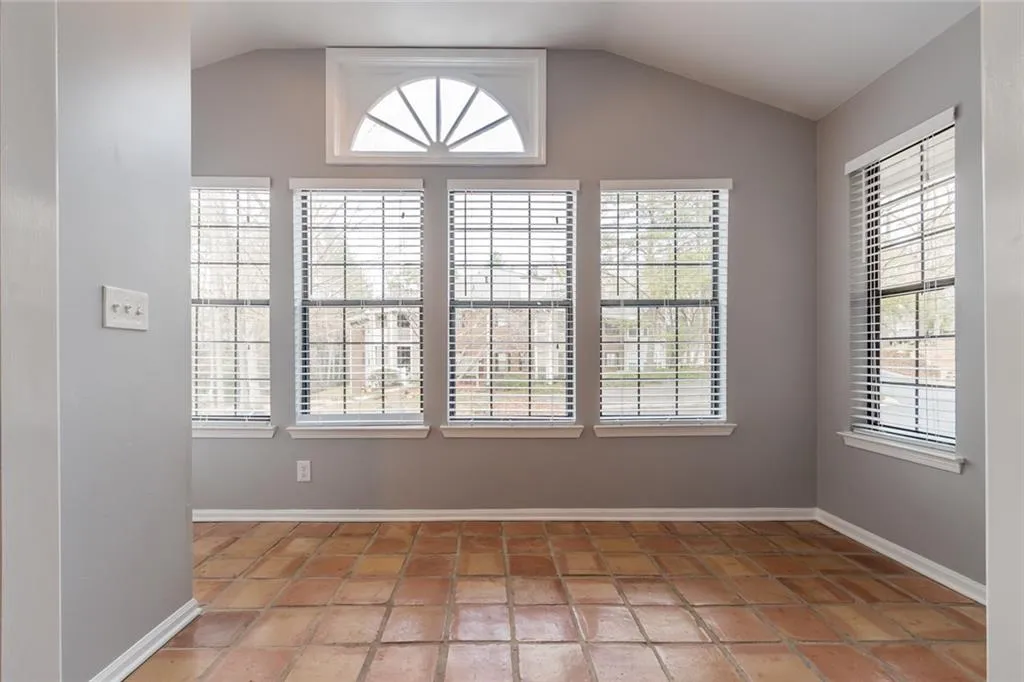 619 Barrington Hills Drive, Sandy Springs, Georgia 30350, 1 Bedroom Bedrooms, ,1 BathroomBathrooms,Residential,Sold,619 Barrington Hills Drive,6123941