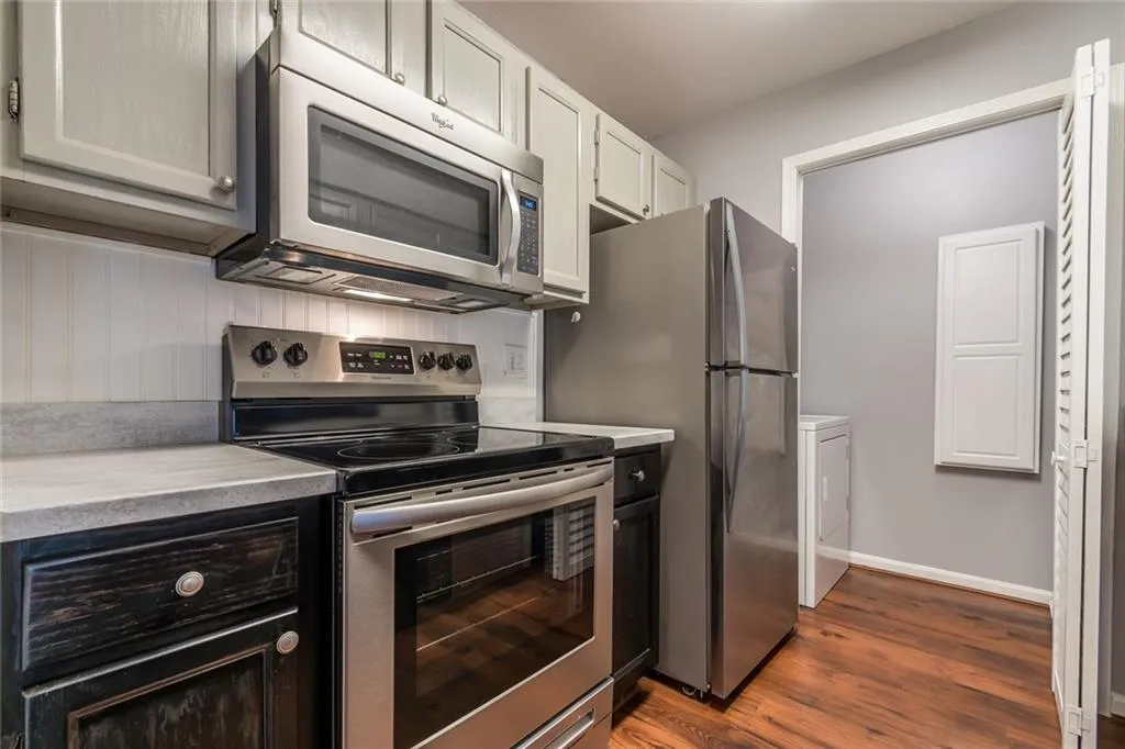619 Barrington Hills Drive, Sandy Springs, Georgia 30350, 1 Bedroom Bedrooms, ,1 BathroomBathrooms,Residential,Sold,619 Barrington Hills Drive,6123941