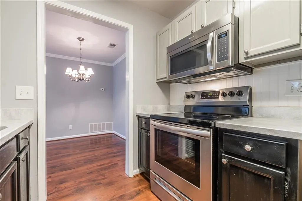 619 Barrington Hills Drive, Sandy Springs, Georgia 30350, 1 Bedroom Bedrooms, ,1 BathroomBathrooms,Residential,Sold,619 Barrington Hills Drive,6123941
