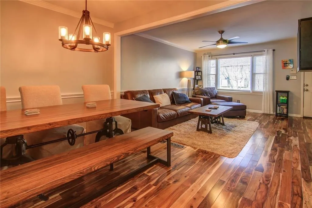 15 Holly Downs Court Nw, Atlanta, Georgia 30318, 2 Bedrooms Bedrooms, ,2 BathroomsBathrooms,Residential,Sold,15 Holly Downs Court Nw,5946883