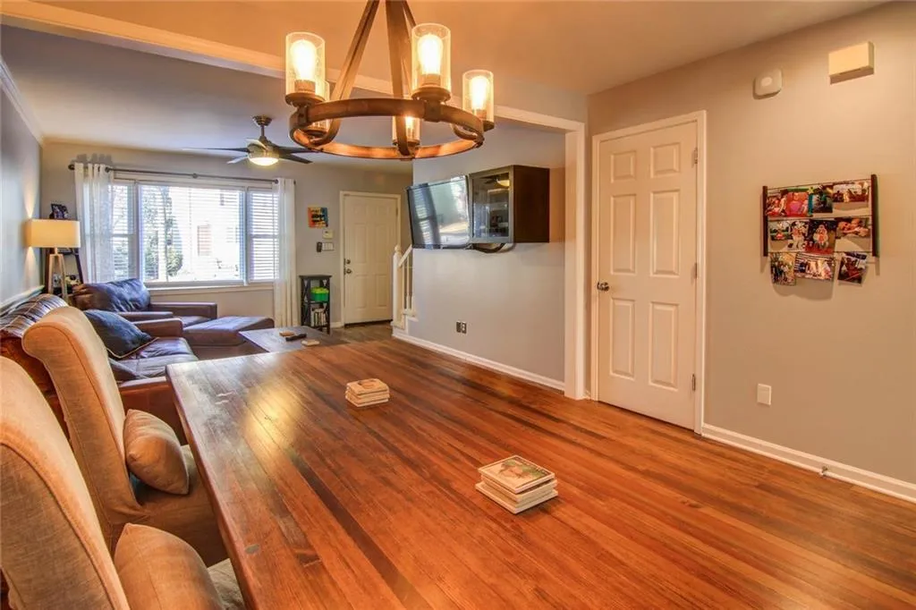 15 Holly Downs Court Nw, Atlanta, Georgia 30318, 2 Bedrooms Bedrooms, ,2 BathroomsBathrooms,Residential,Sold,15 Holly Downs Court Nw,5946883