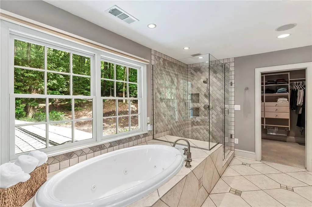 115 River Landing, Sandy Springs, Georgia 30350, 6 Bedrooms Bedrooms, ,4 BathroomsBathrooms,Residential,Sold,115 River Landing,6760884