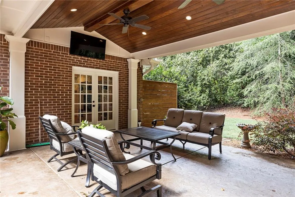 115 River Landing, Sandy Springs, Georgia 30350, 6 Bedrooms Bedrooms, ,4 BathroomsBathrooms,Residential,Sold,115 River Landing,6760884