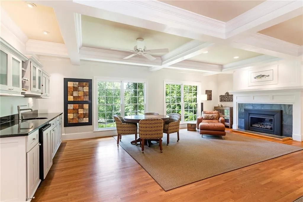115 River Landing, Sandy Springs, Georgia 30350, 6 Bedrooms Bedrooms, ,4 BathroomsBathrooms,Residential,Sold,115 River Landing,6760884