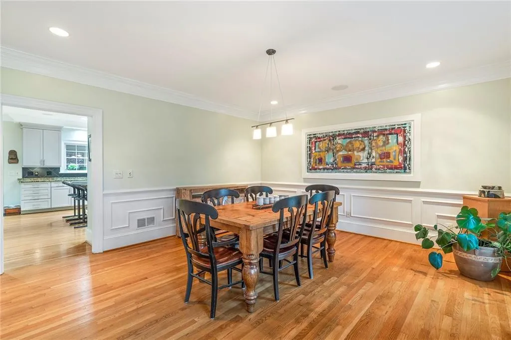 115 River Landing, Sandy Springs, Georgia 30350, 6 Bedrooms Bedrooms, ,4 BathroomsBathrooms,Residential,Sold,115 River Landing,6760884