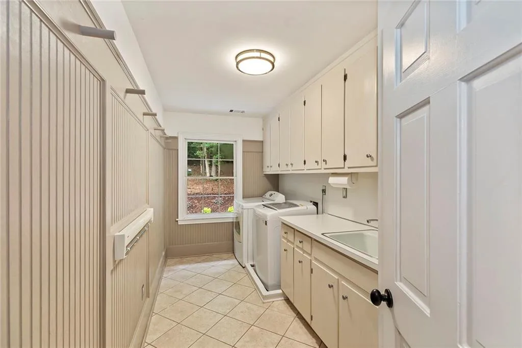 115 River Landing, Sandy Springs, Georgia 30350, 6 Bedrooms Bedrooms, ,4 BathroomsBathrooms,Residential,Sold,115 River Landing,6760884