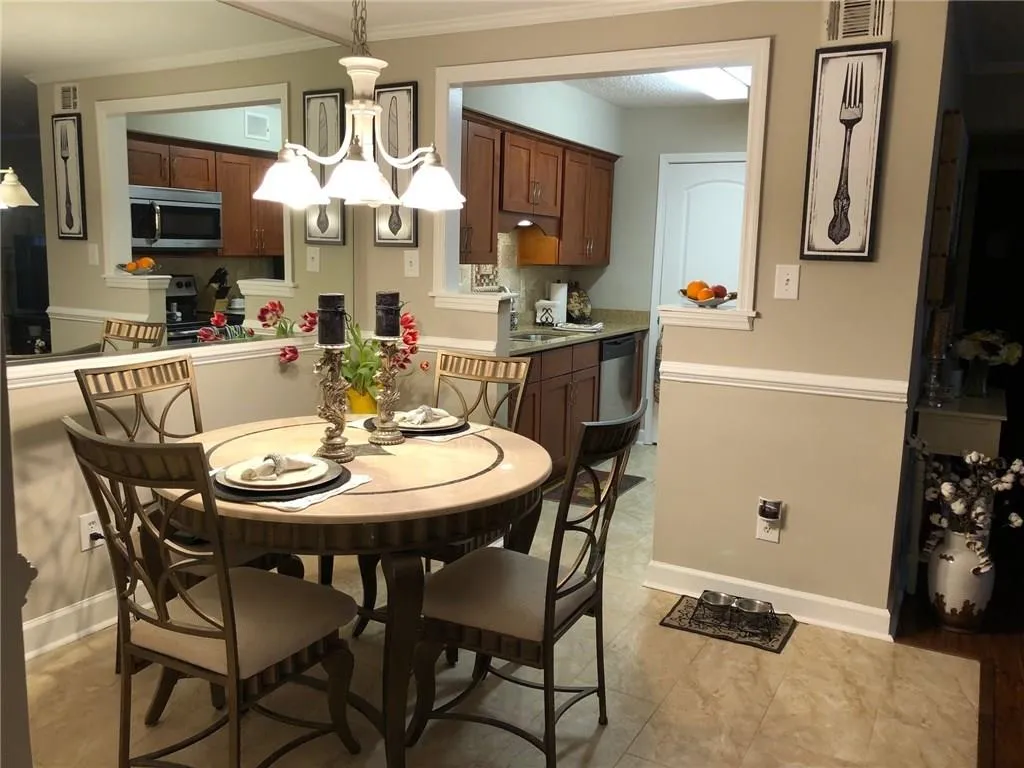 1001 Wingate Way, Sandy Springs, Georgia 30350, 2 Bedrooms Bedrooms, ,2 BathroomsBathrooms,Residential,Sold,1001 Wingate Way,5981930