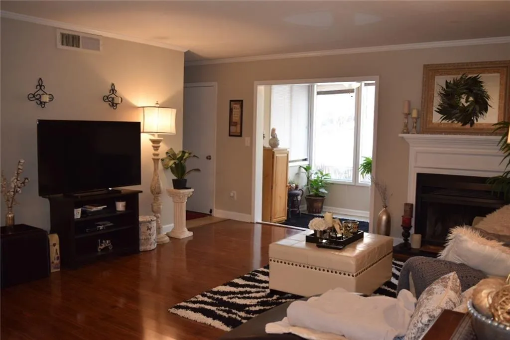 1001 Wingate Way, Sandy Springs, Georgia 30350, 2 Bedrooms Bedrooms, ,2 BathroomsBathrooms,Residential,Sold,1001 Wingate Way,5981930