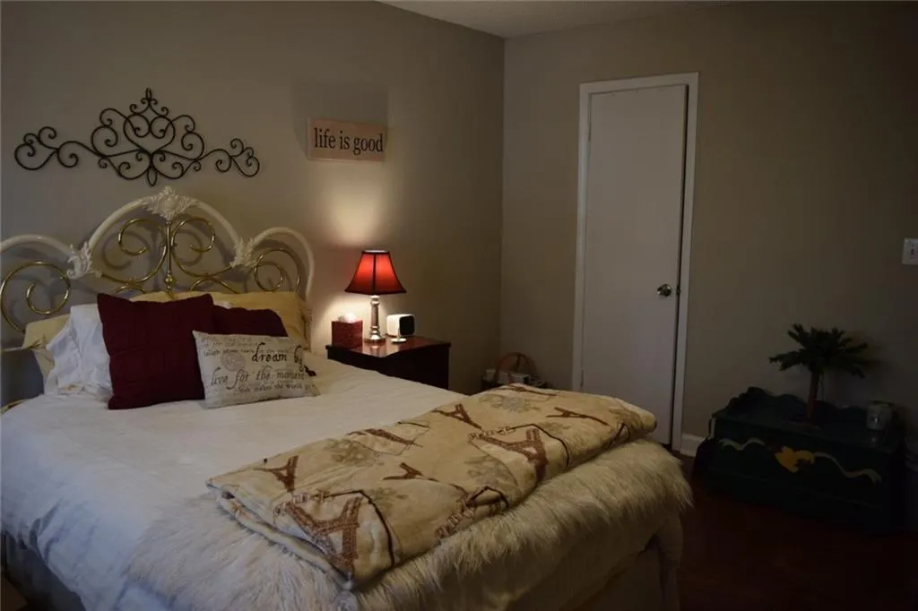 1001 Wingate Way, Sandy Springs, Georgia 30350, 2 Bedrooms Bedrooms, ,2 BathroomsBathrooms,Residential,Sold,1001 Wingate Way,5981930