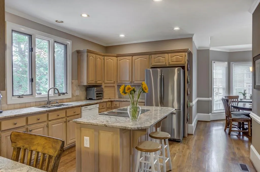 230 Grosvenor Place, Sandy Springs, Georgia 30328, 4 Bedrooms Bedrooms, ,4 BathroomsBathrooms,Residential,Sold,230 Grosvenor Place,6892767
