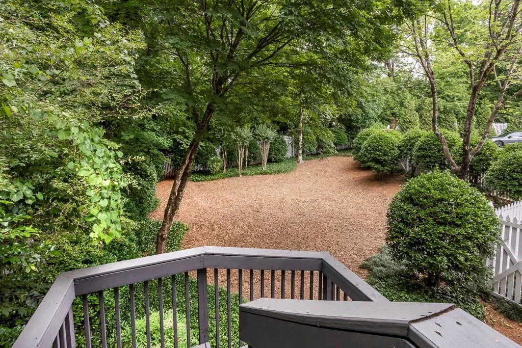230 Grosvenor Place, Sandy Springs, Georgia 30328, 4 Bedrooms Bedrooms, ,4 BathroomsBathrooms,Residential,Sold,230 Grosvenor Place,6892767