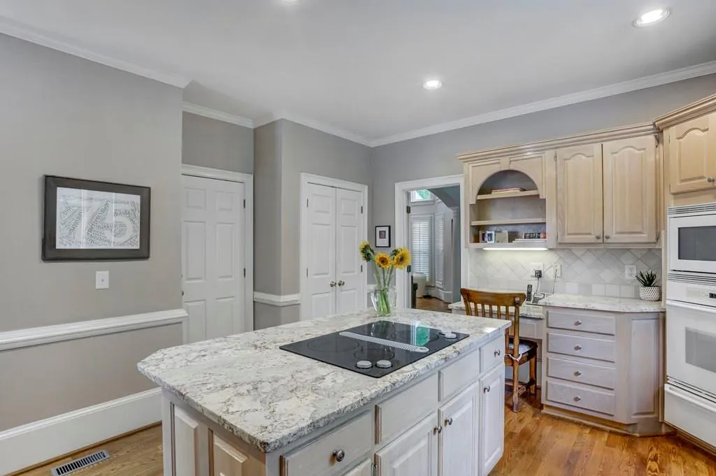 230 Grosvenor Place, Sandy Springs, Georgia 30328, 4 Bedrooms Bedrooms, ,4 BathroomsBathrooms,Residential,Sold,230 Grosvenor Place,6892767
