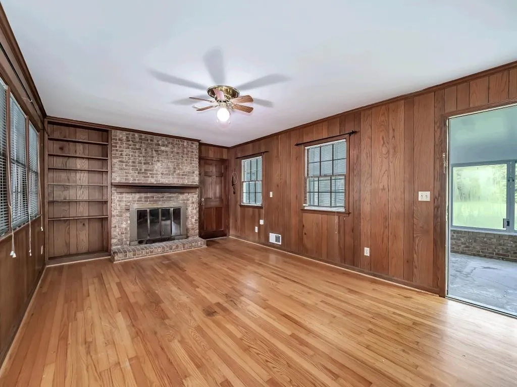 7360 Hunters Branch Drive, Sandy Springs, Georgia 30328, 4 Bedrooms Bedrooms, ,3 BathroomsBathrooms,Residential,Sold,7360 Hunters Branch Drive,6776717