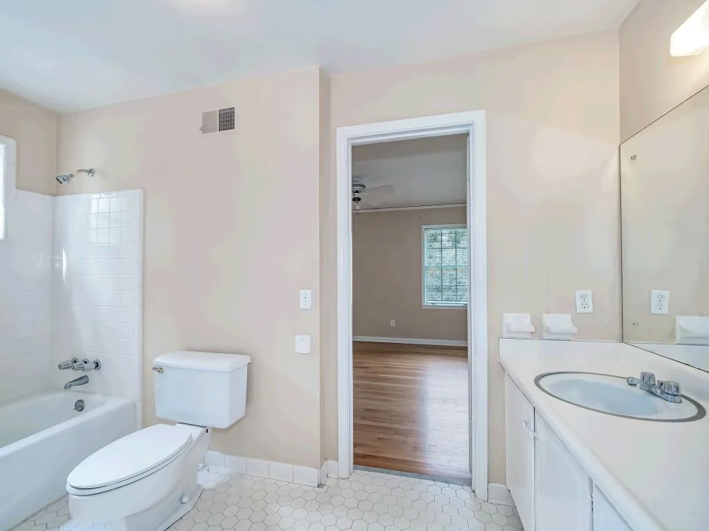 7360 Hunters Branch Drive, Sandy Springs, Georgia 30328, 4 Bedrooms Bedrooms, ,3 BathroomsBathrooms,Residential,Sold,7360 Hunters Branch Drive,6776717