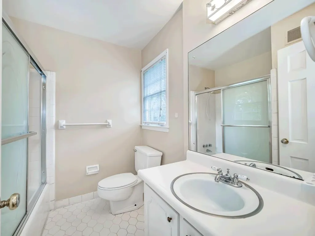 7360 Hunters Branch Drive, Sandy Springs, Georgia 30328, 4 Bedrooms Bedrooms, ,3 BathroomsBathrooms,Residential,Sold,7360 Hunters Branch Drive,6776717