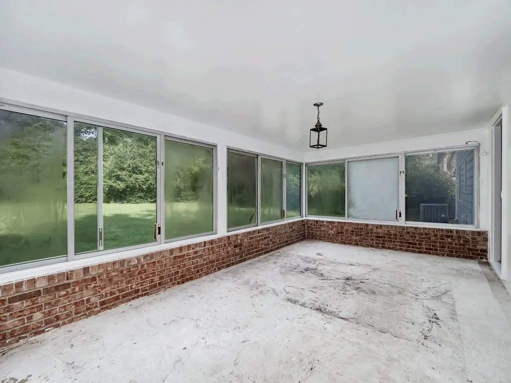 7360 Hunters Branch Drive, Sandy Springs, Georgia 30328, 4 Bedrooms Bedrooms, ,3 BathroomsBathrooms,Residential,Sold,7360 Hunters Branch Drive,6776717