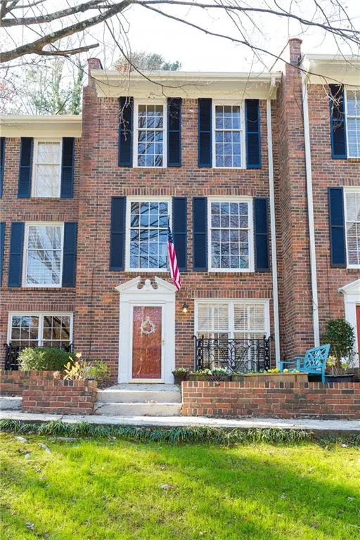 320 Alberta Terrace Ne Unit 2, Atlanta, Georgia 30305, 3 Bedrooms Bedrooms, ,3 BathroomsBathrooms,Residential,Sold,320 Alberta Terrace Ne Unit 2,5939820